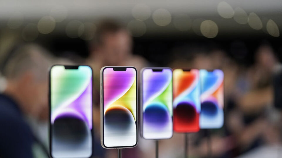 Hindistan, akıllı telefon üretiminde Çin’e ciddi rakip oldu. Üretim kapasitesi hızla artıyor. Hindistan, akıllı telefon üretiminde Çin’e ciddi rakip oldu. Üretim kapasitesi hızla artıyor.