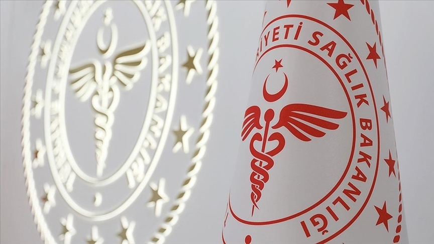 Sağlık Bakanlığı, 15 bin 247 sözleşmeli personel ve 2 bin 753 sürekli işçi alımı yapacak.