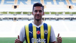 Umut Nayir Fenerbahçe’ye veda etti!